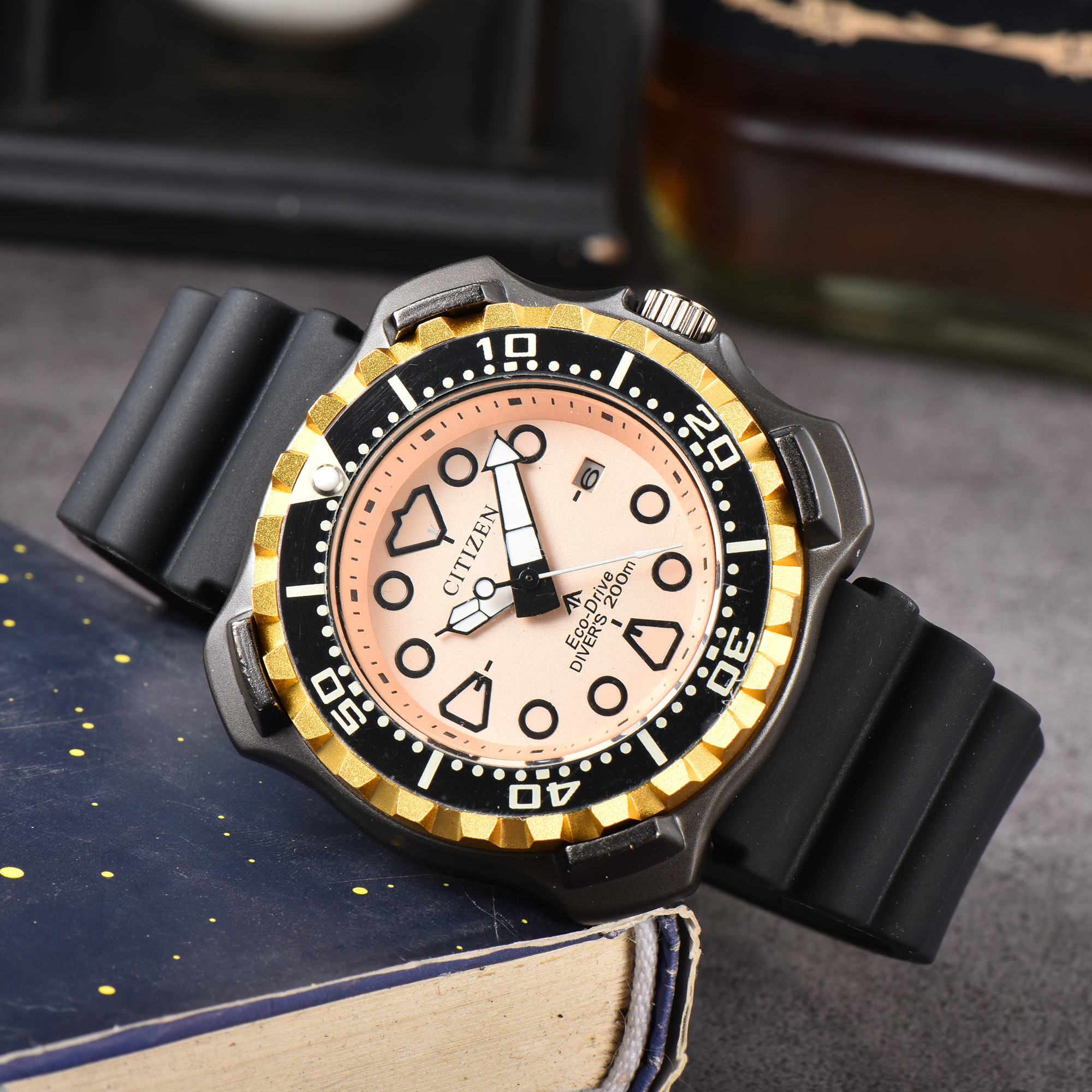 CITIZEN - 2 - Image 20