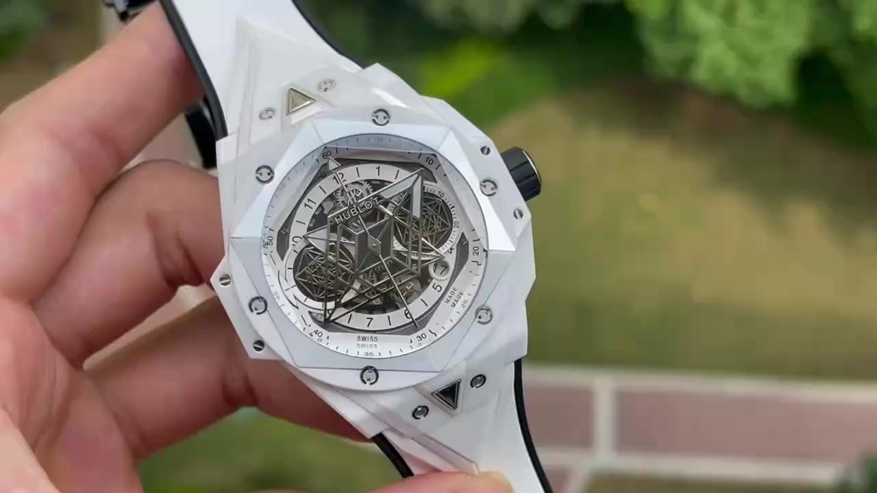 HUBLOT - 15