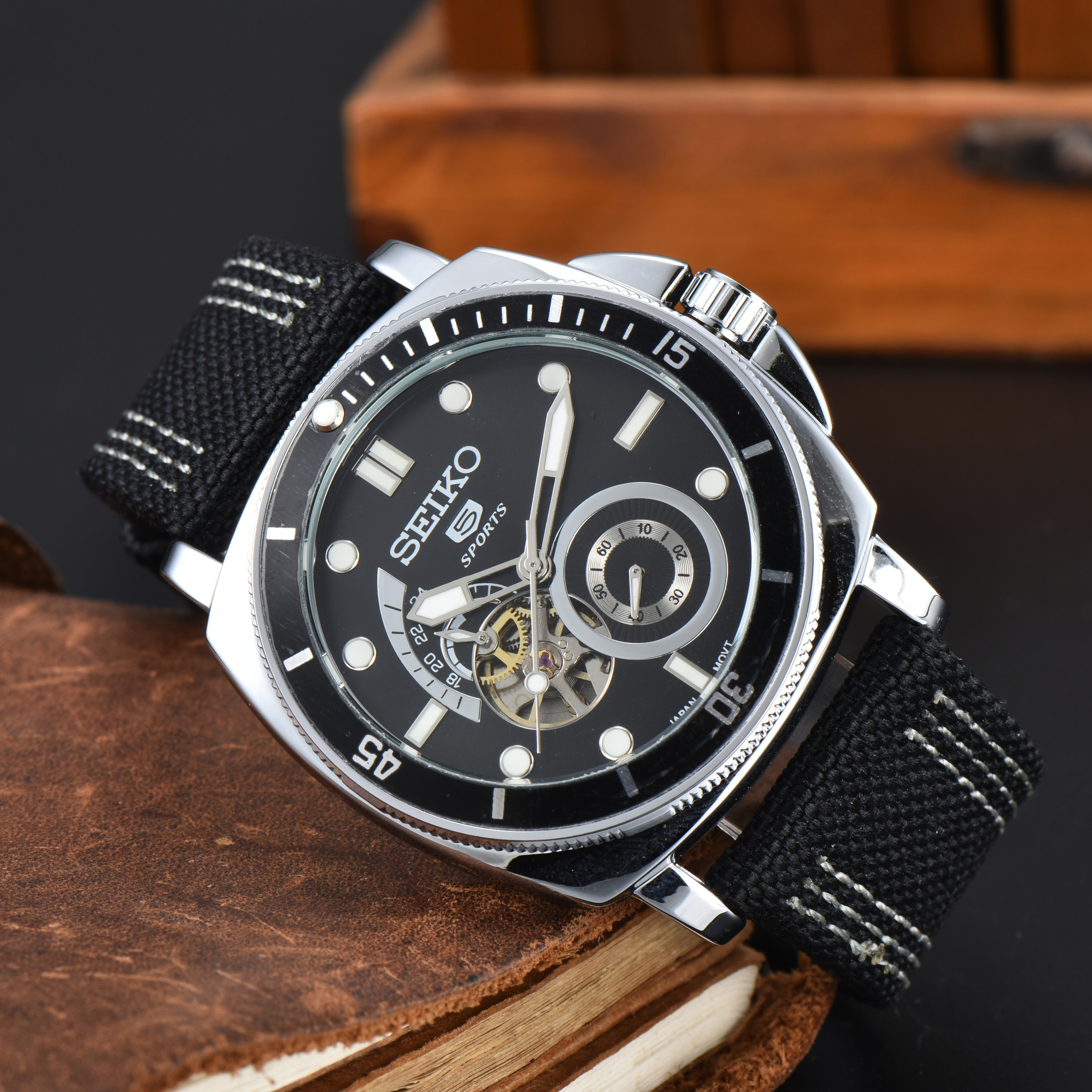 SEIKO - 72 - Image 4