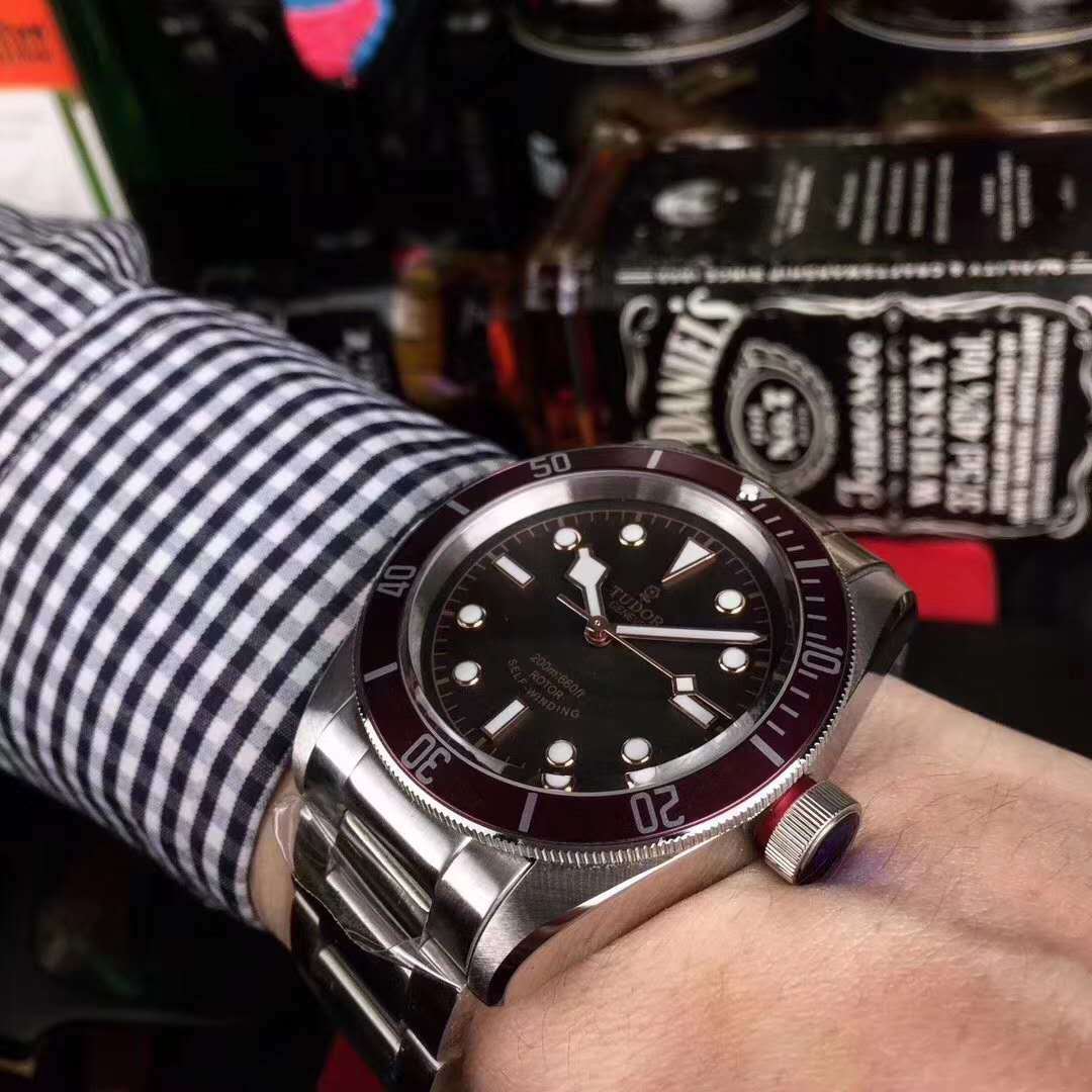 TUDOR - 9