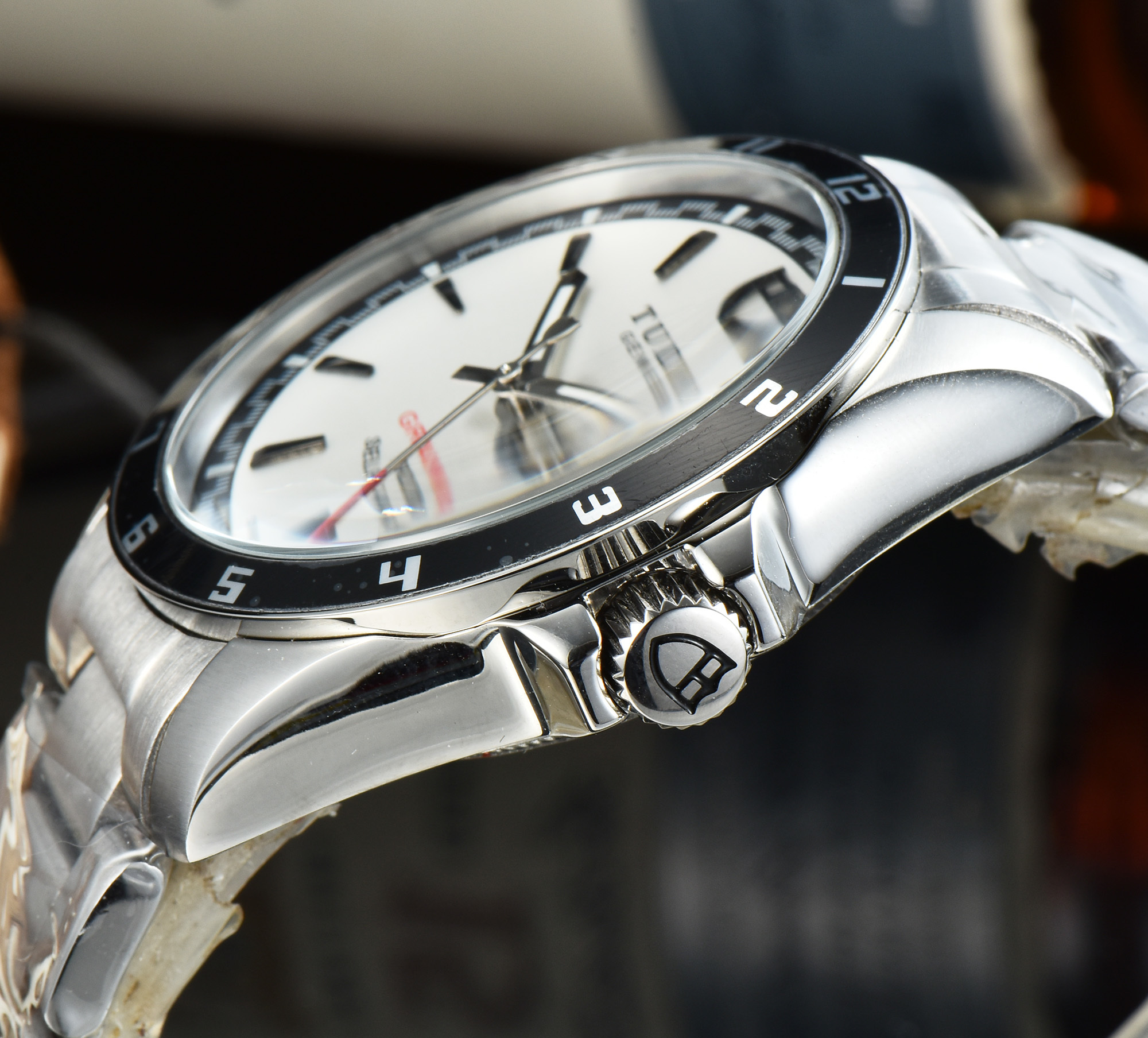 TUDOR - 21 - Image 4