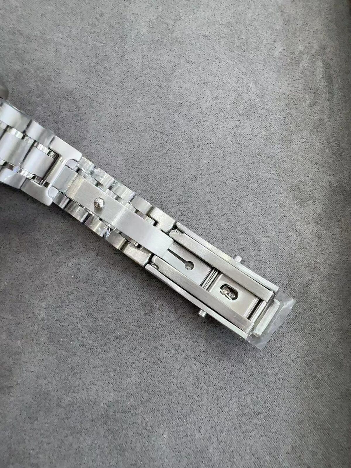 OMEGA - 119 - Image 7